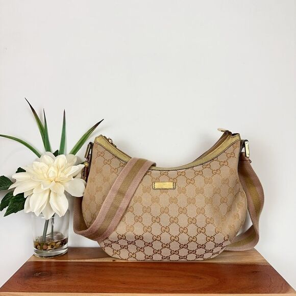 Pre owned GUCCI GG Canvas Sherry Line Shoulder Bag 181092